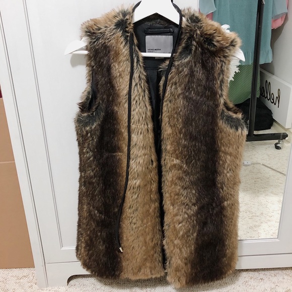 Vero Moda Faux fur vest - Picture 3 of 4